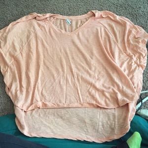 Tshirt very loose fitting kinda crop top like