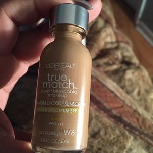 ❌❌SOLD ❌❌ L'oreal foundation warm W6