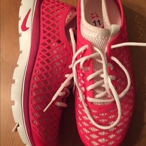 Brand new Nike women running shoes