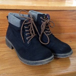 Size 6 Rocket Dog Boots
