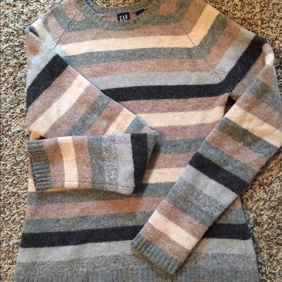 GAP 100% Lambswool Sweater