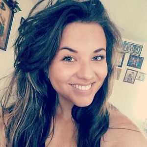 Meet your Posher, Alexis