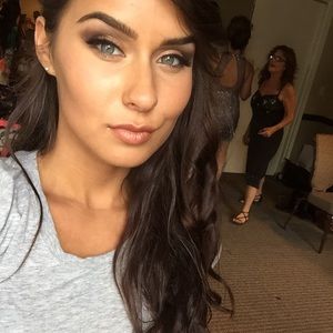 Meet your Posher, Janeece