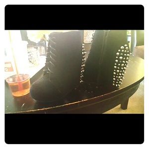 Wedge Bootied size 7