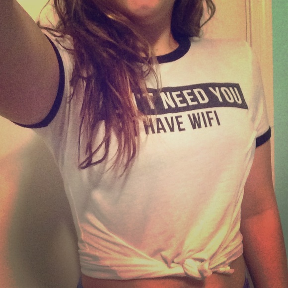 I don't need you I have wifi tee 💅🏼