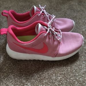 Pink nike shoes