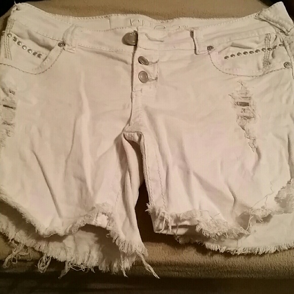 White rue 21 shorts
