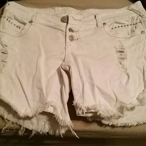 White rue 21 shorts