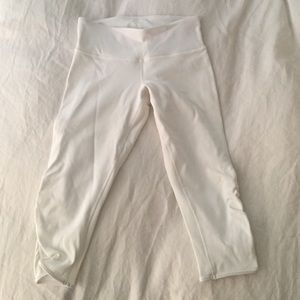 Lululemon - crop pants - never worn (without tags)