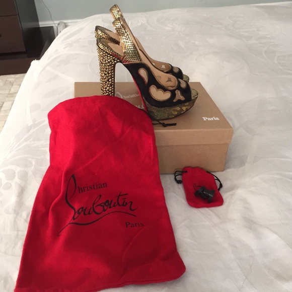 Christian Louboutin Amazing Peep-Toe Heels - Picture 2 of 4