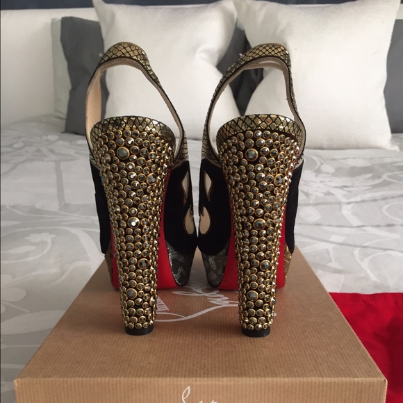 Christian Louboutin Amazing Peep-Toe Heels - Picture 3 of 4
