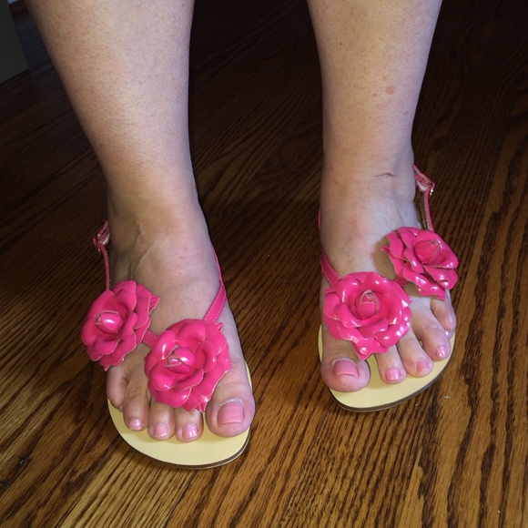 Pink Patent Leather Sandal, with Flower detail 7.5