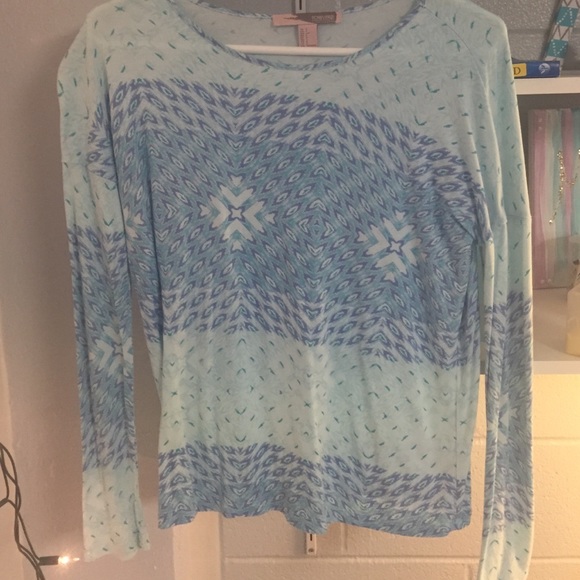 Long sleeve blue patterned shirt