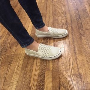 Mossimo cream slip-ons