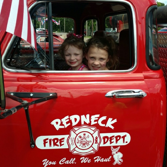 Meet your Posher, Kayla - Picture 2 of 4