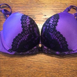 VS Bombshell Bra purple with black lace