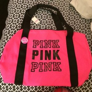 Vs pink duffle bag