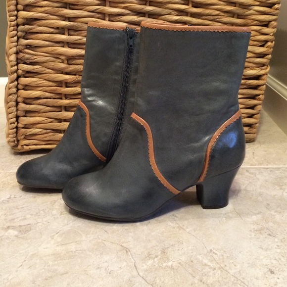 Miz Mooz Troy boots  size 7