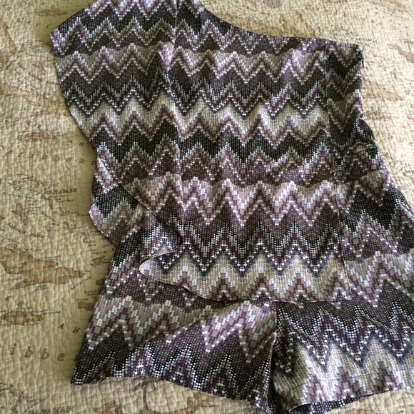 Lulu's One Shoulder Romper - Picture 2 of 3