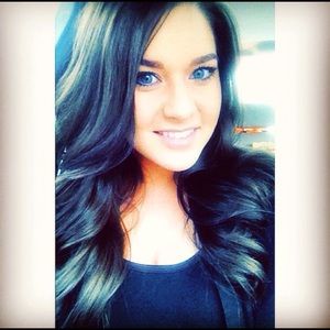 Meet your Posher, Alicia