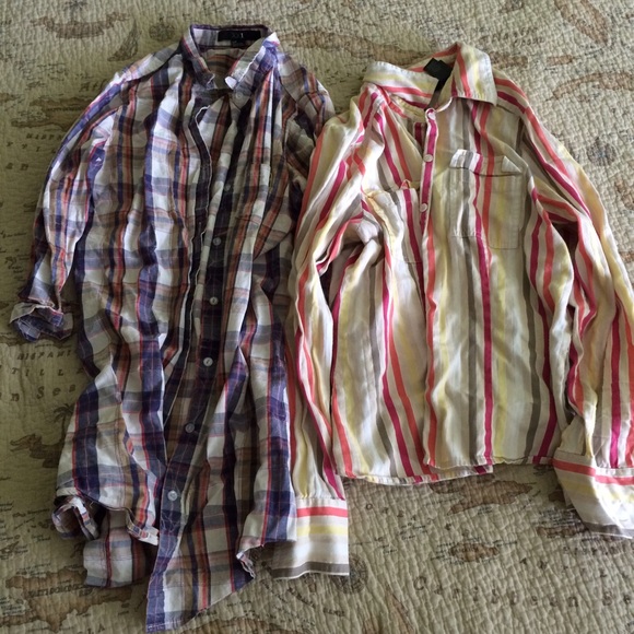 BUNDLE DEAL ‼️ Two trendy button downs - Picture 2 of 3
