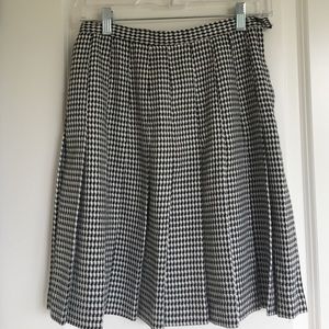 Briggs petite Skirts - Pleated knee length woven skirt Briggs petite Skirts - Pleated knee length woven skirt