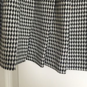 Briggs petite Skirts - Pleated knee length woven skirt Briggs petite Skirts - Pleated knee length woven skirt