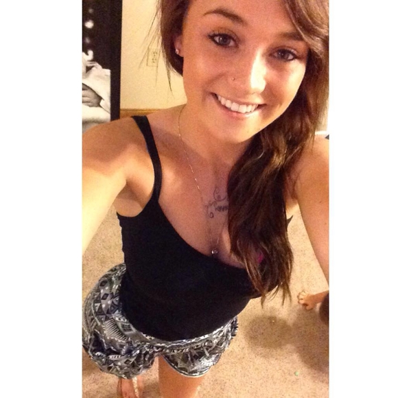 Meet your Posher, Ashley - Picture 1 of 1