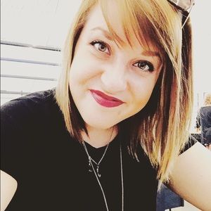 Meet your Posher, Casey