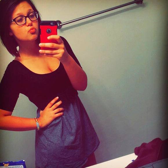 Meet your Posher, Kaylee - Picture 1 of 1