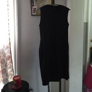 Pretty stretchy black dress