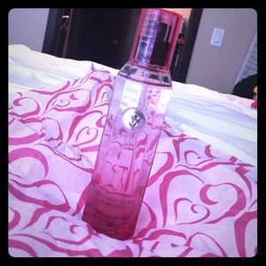 Body mist VS bombshell