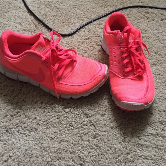 Nike free run 5.0 bright coral