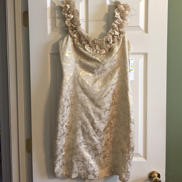 ❤️REDUCED❤️Maggy London Gold dress.