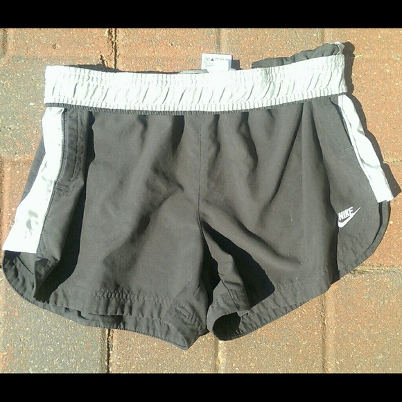 NIKE Shorts - Dark Gray/White & Light Gray Band