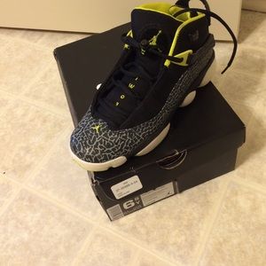 Black/venom green 6 rings