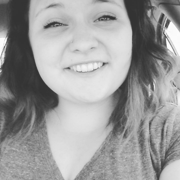 Meet your Posher, Alannah - Picture 1 of 1