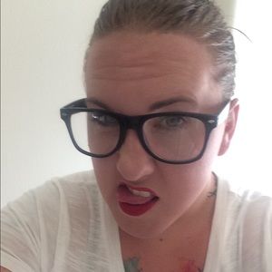 Meet your Posher, Shelly