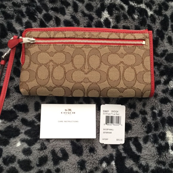 Coach Wristlet in Signature Leather with Heart Charm  *new* Coach Signature Wallet/Wrislet