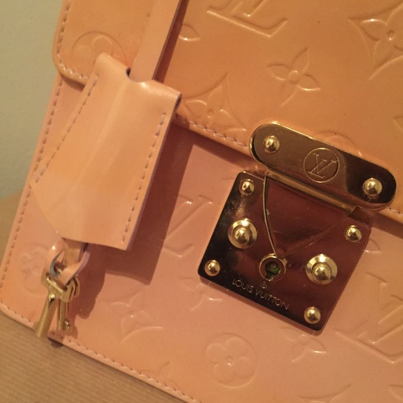 SOLD❗️LouisVuitton Vernis Patent Leather Clutch - Picture 3 of 4