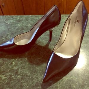 Black Skinny toe Worthington Pump!