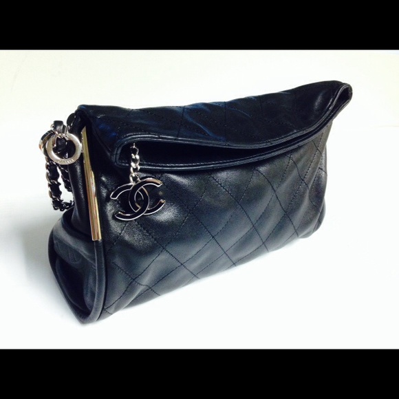 100% Authentic Chanel flap shoulder bag