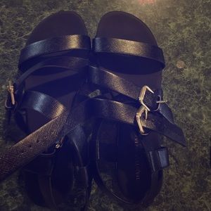 Siriano sandals!