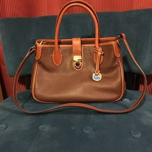 Dooney & Bourke cross body bag