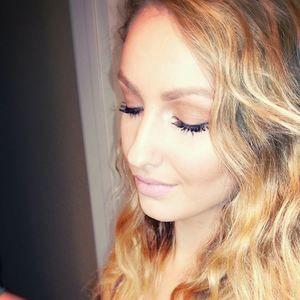 Meet your Posher, Simone