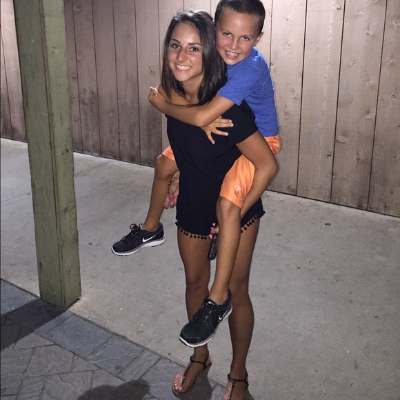 Meet your Posher, Ginny - Picture 1 of 1