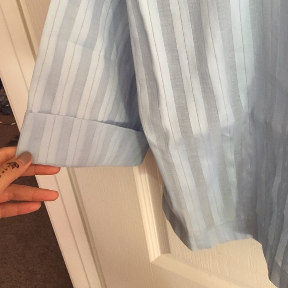 Boxy sheer baby blue stripe top - Picture 2 of 4