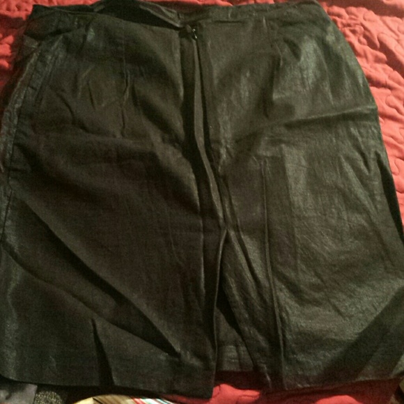 Skirt - Picture 2 of 2