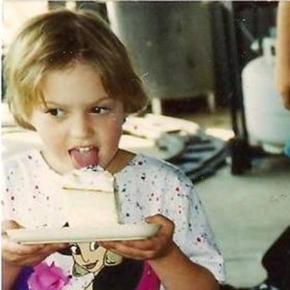 Meet your Posher, Kaili - Picture 5 of 5