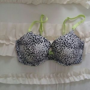 Victoria's Secret Bra - 36DD